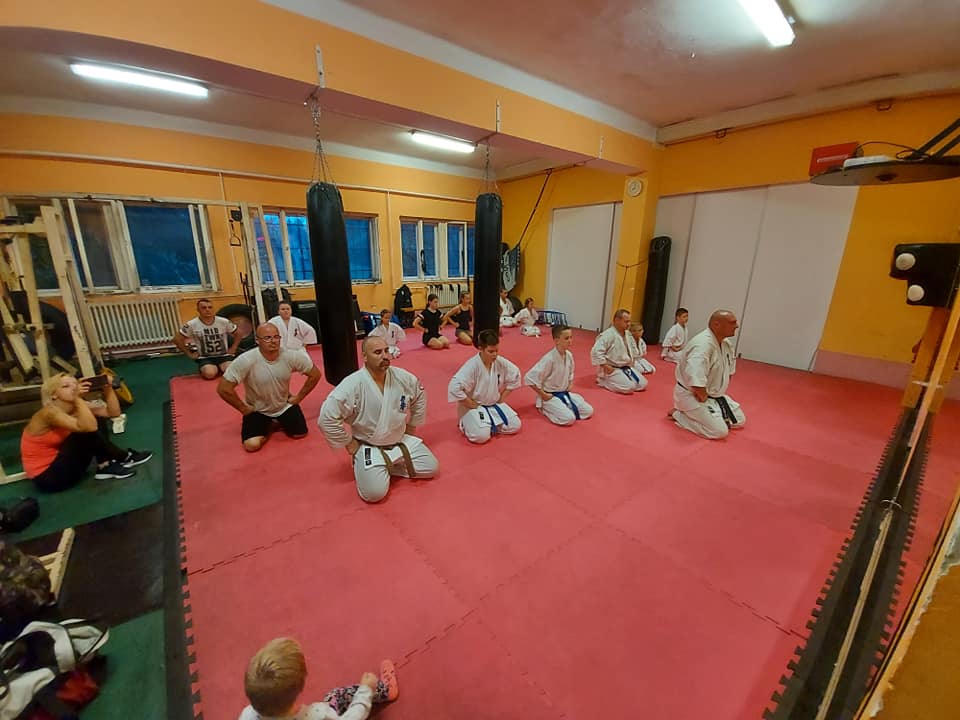 Közös ülés az edzés elején